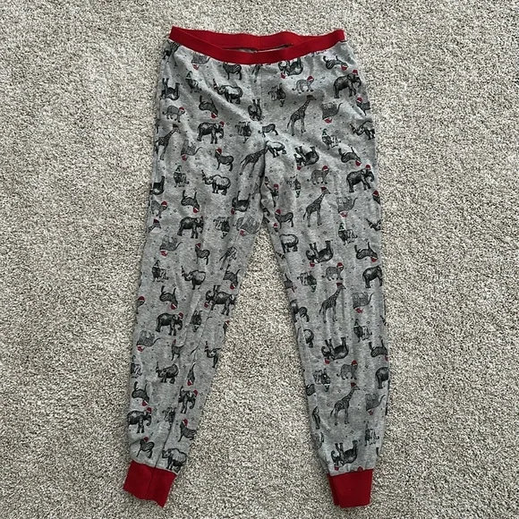 Mommy and Me Matching Christmas Pajamas - Picture 4 of 7